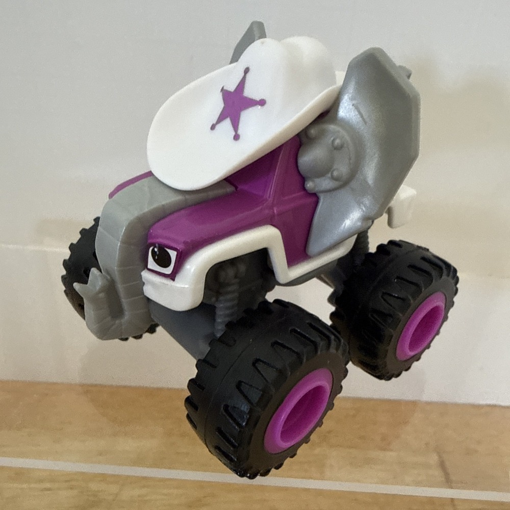 Blaze and the Monster Machines Rare Elephant Starla Cowgirl Die Cast Truck 2014